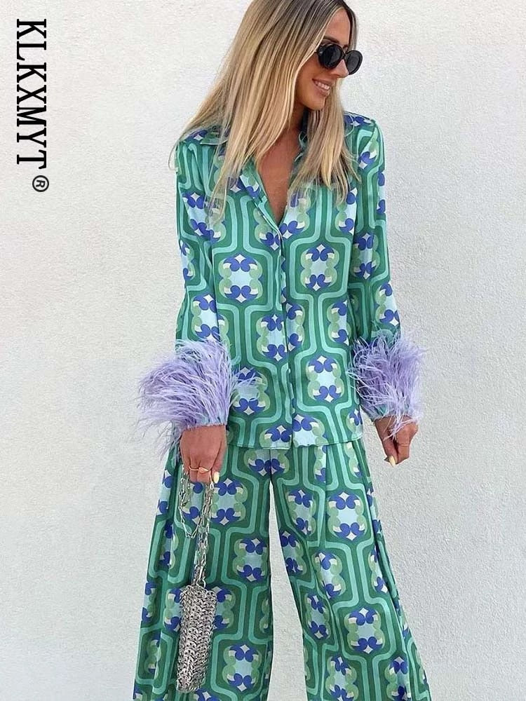 Printed Blue Feathered Set